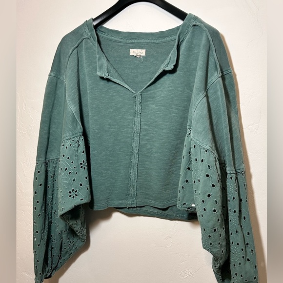 Anthropologie Pilcro Batwing Eyelet Top Medium Sage Green Cropped EUC - Picture 10 of 12